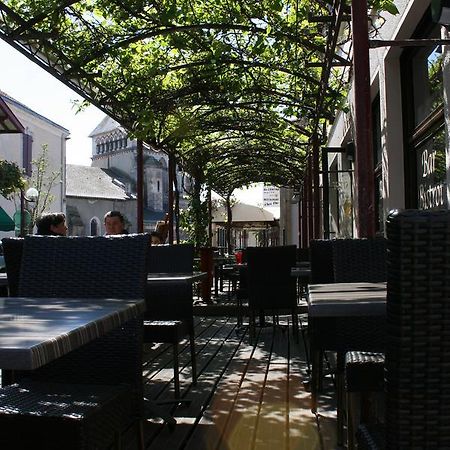 Hotel Restaurant Cousseau Parentis-en-Born Ngoại thất bức ảnh